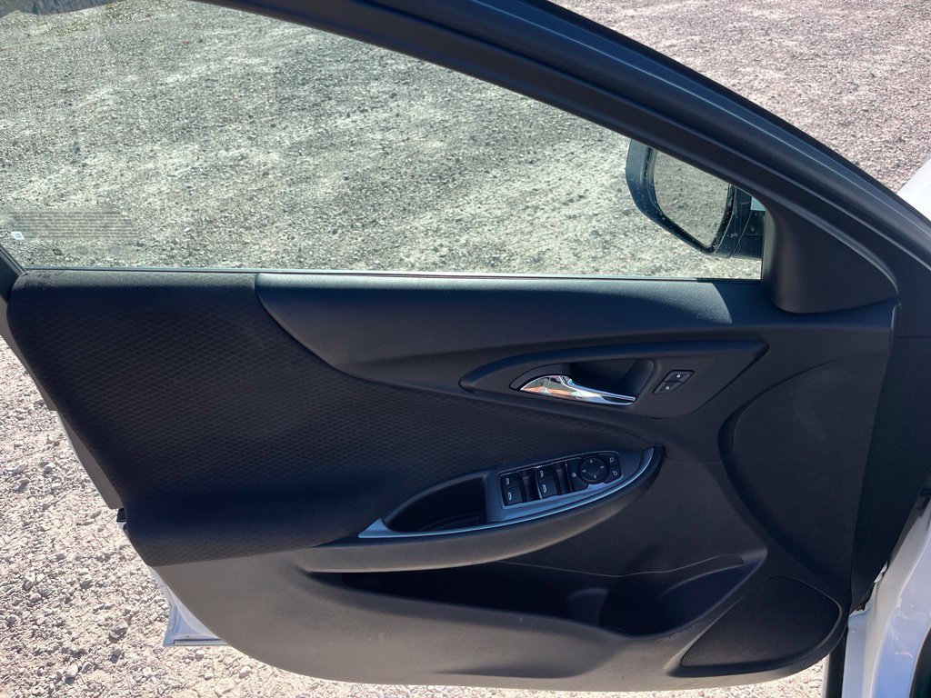 Used 2023 Chevrolet Malibu LT FWD image 15