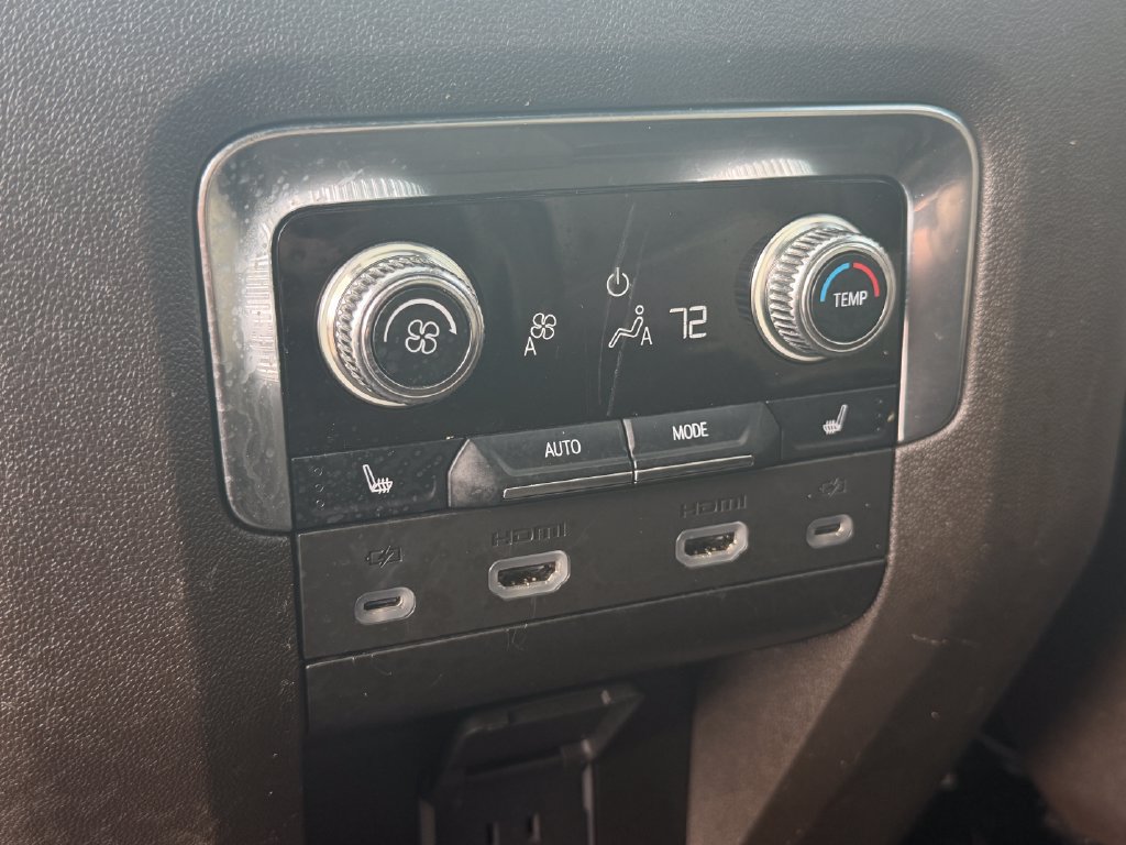 Used 2023 GMC Yukon XL SLT w/ SLT Premium Package RWD image 34