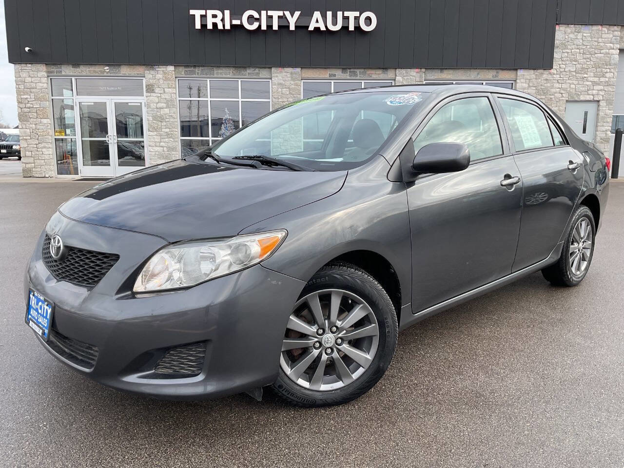 Used 2010 Toyota Corolla LE image 1