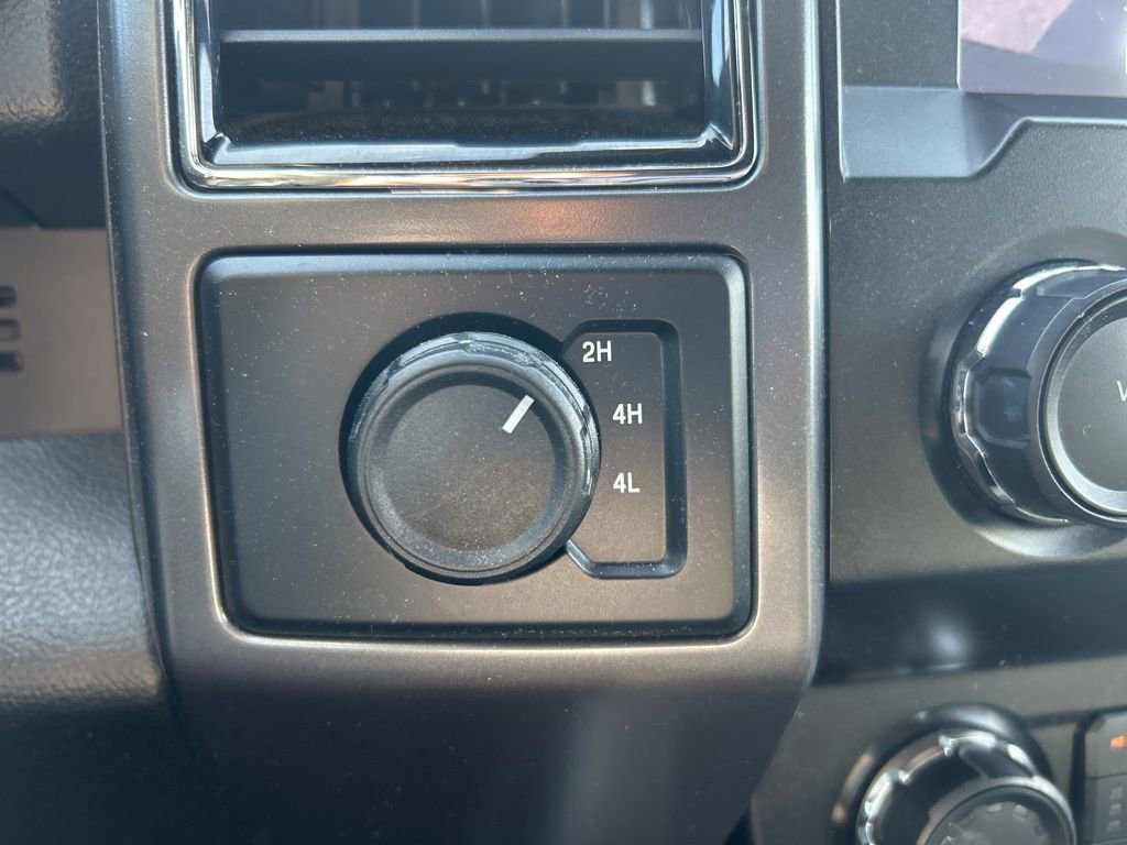 Used 2020 Ford F150 XLT w/ Equipment Group 302A Luxury AWD/4WD image 6