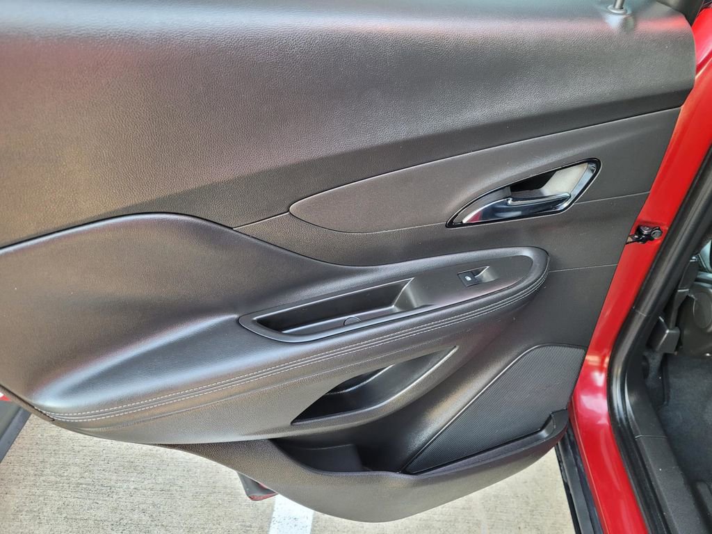 Used 2018 Buick Encore Essence image 14
