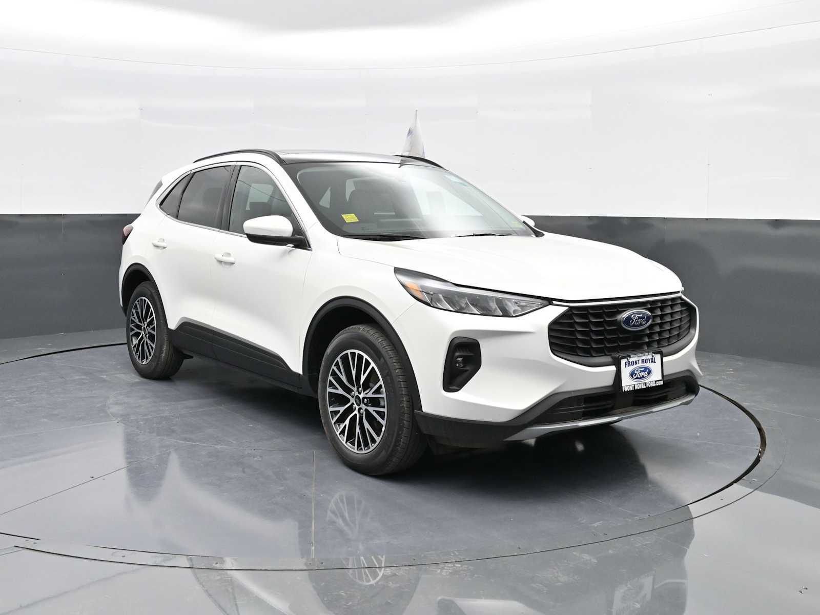 New 2025 Ford Escape SE