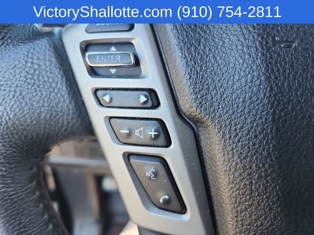 Used 2020 Nissan Titan SV w/ SV Convenience Package RWD image 13