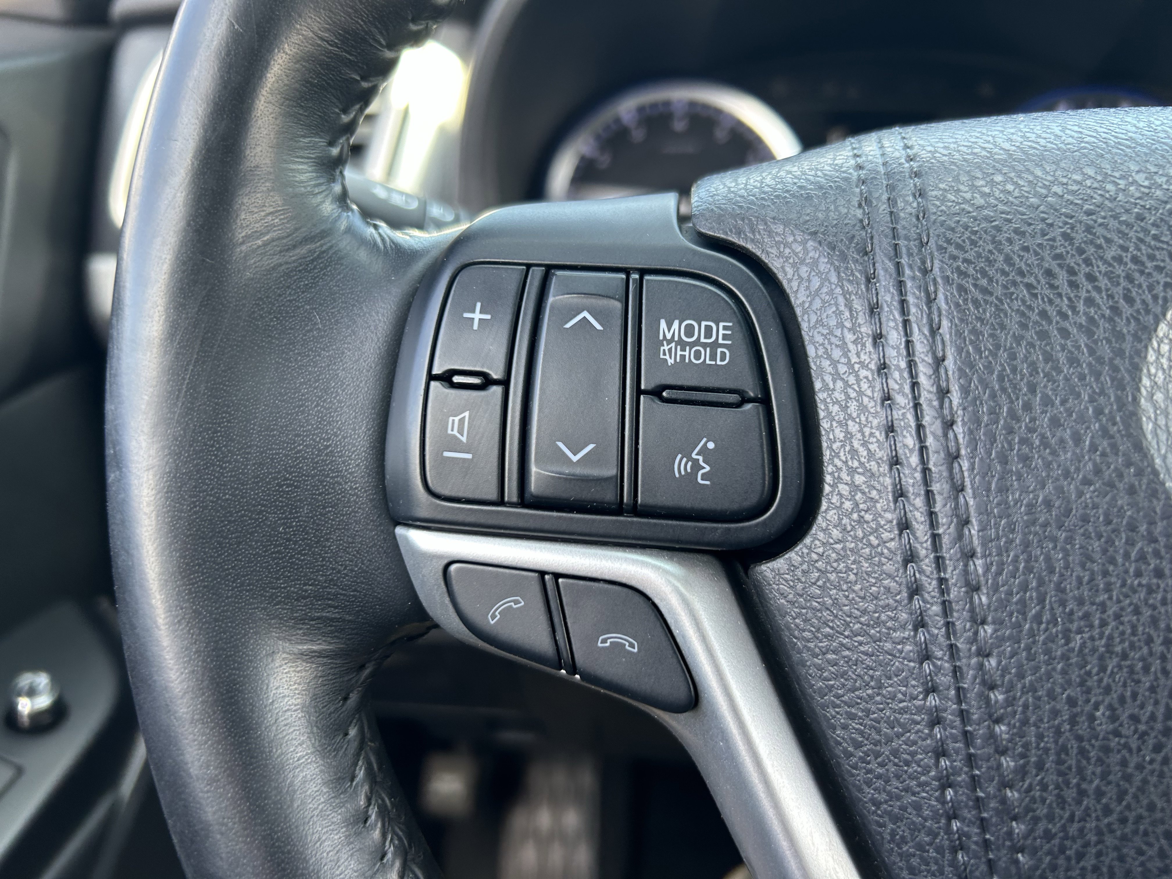 Used 2017 Toyota Highlander SE AWD/4WD image 18