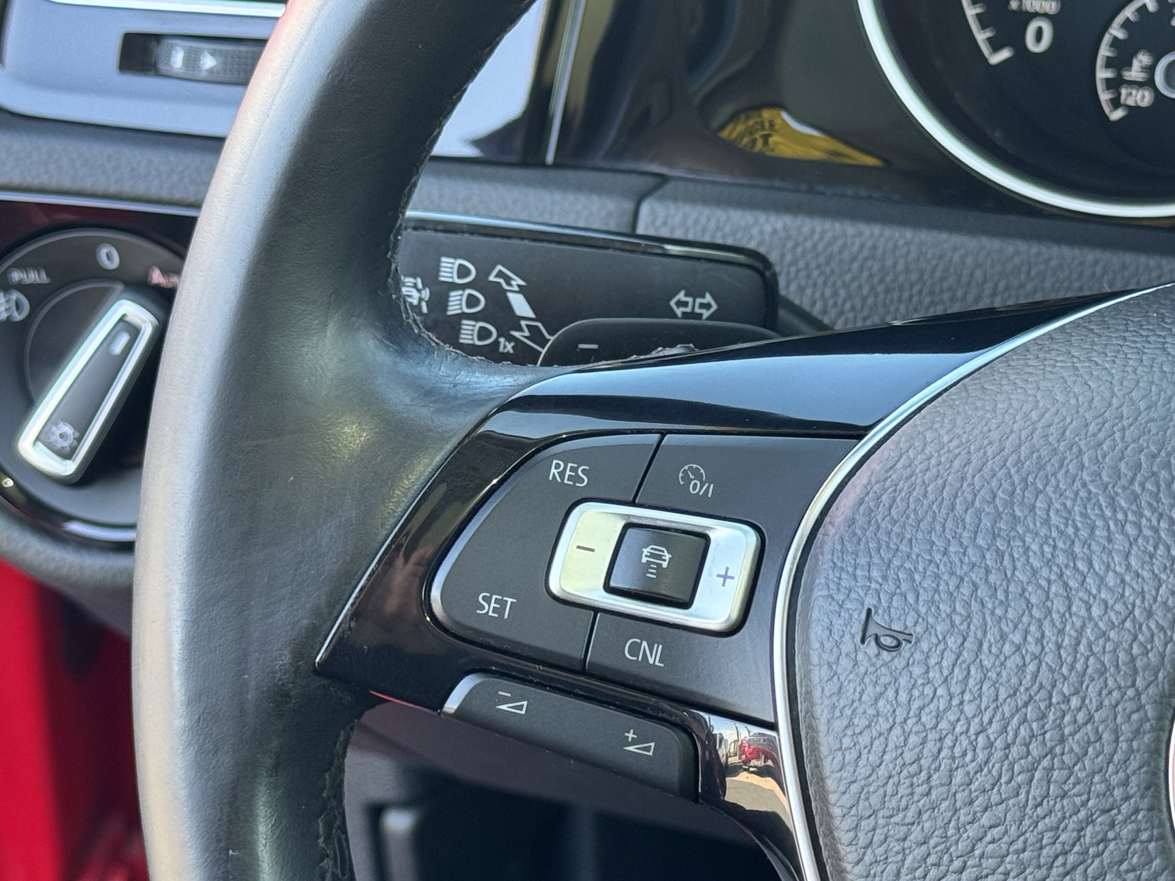 Used 2017 Volkswagen Golf SEL FWD image 21