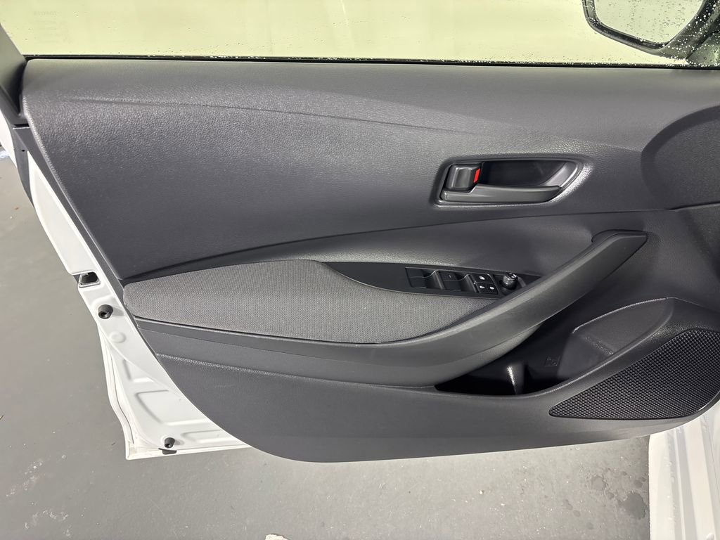 Used 2025 Toyota Corolla LE w/ LE Premium Package image 25