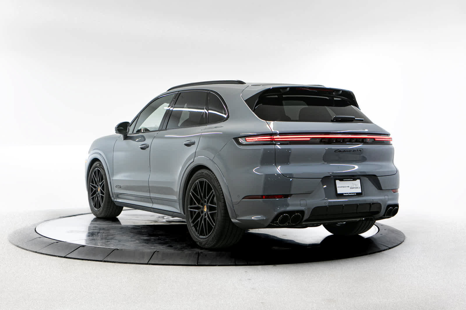 New 2026 Porsche Cayenne GTS AWD/4WD image 3