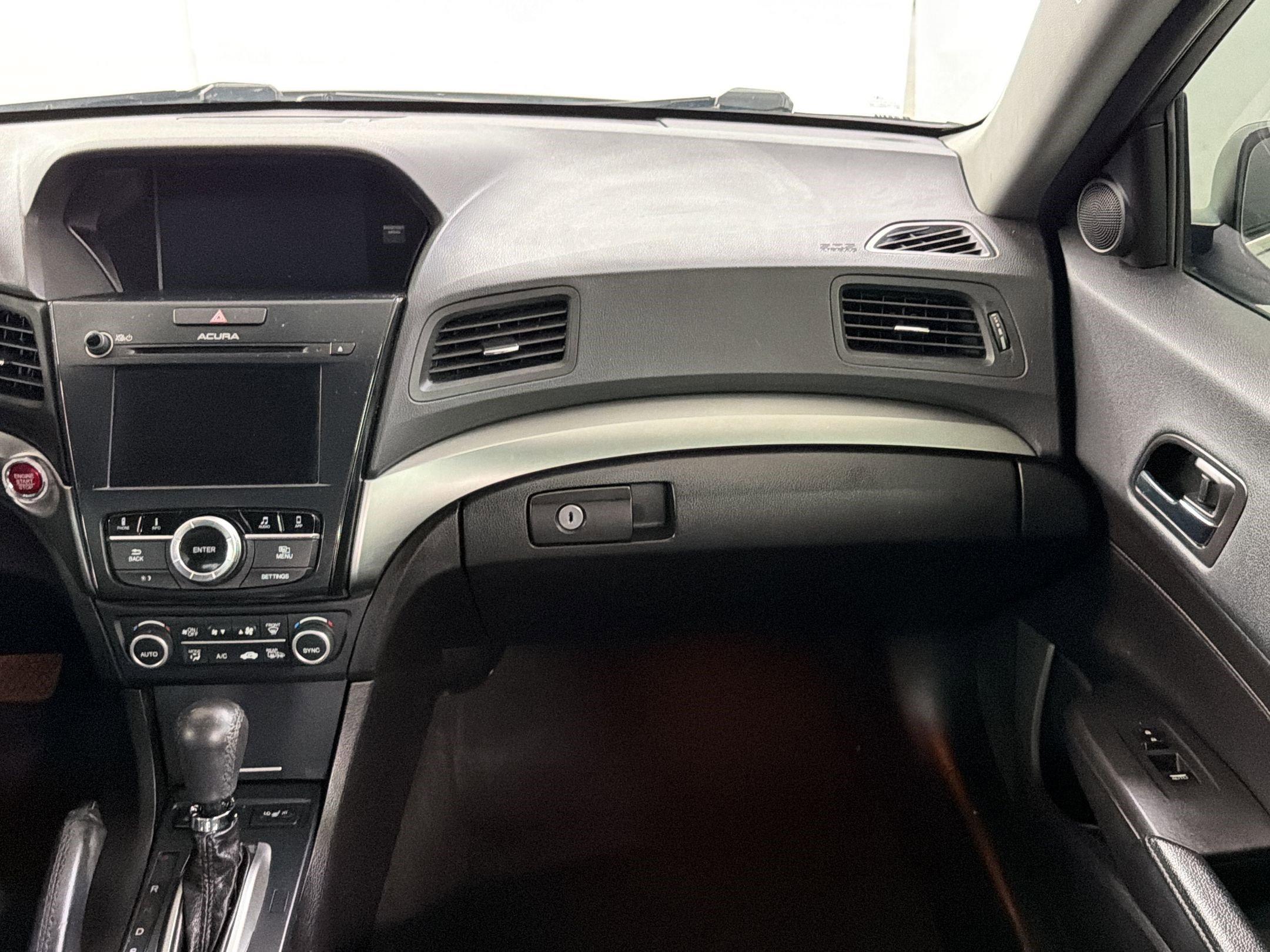 Used 2017 Acura ILX w/ Premium Package FWD image 28