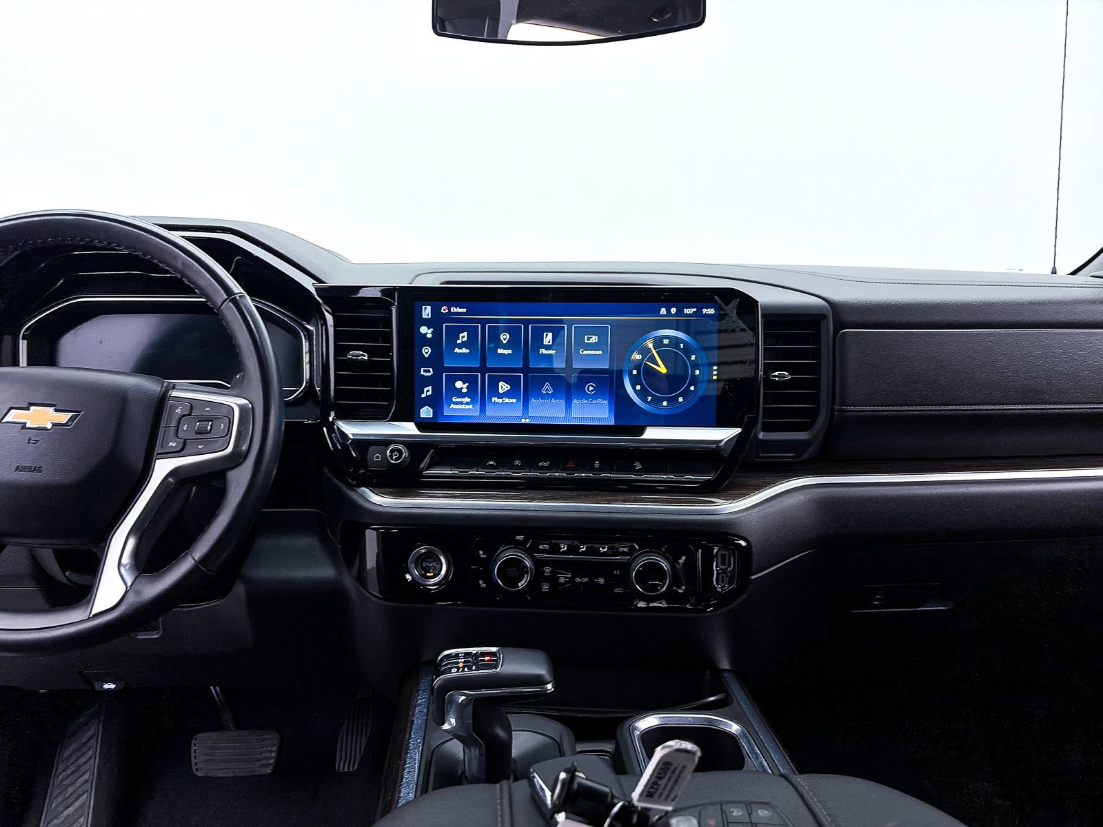 Used 2024 Chevrolet Silverado 1500 LT AWD/4WD image 11