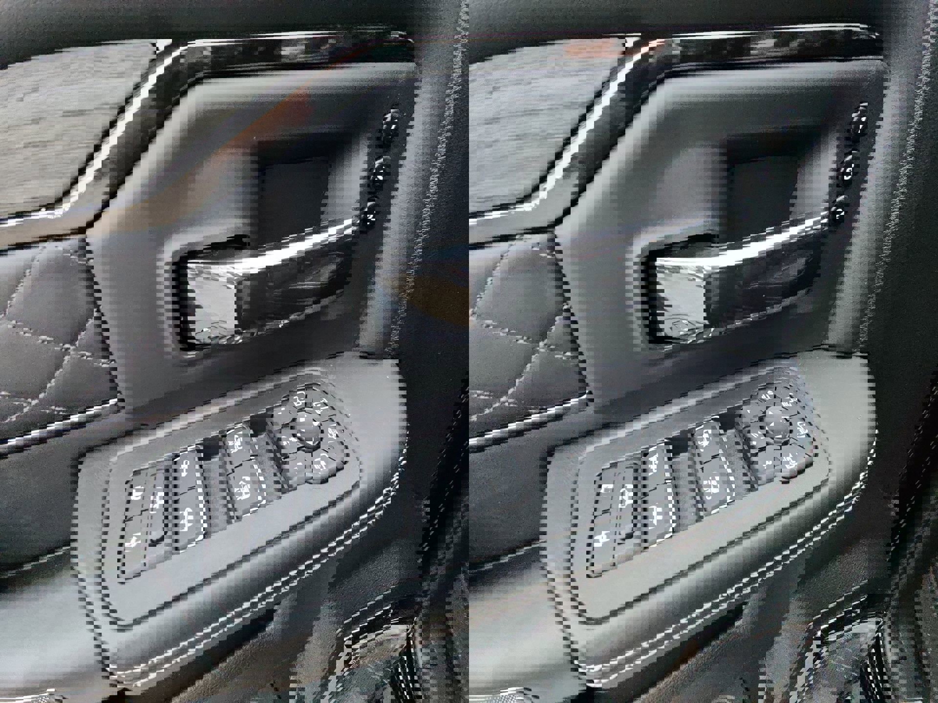 Used 2025 RAM 2500 Limited image 15