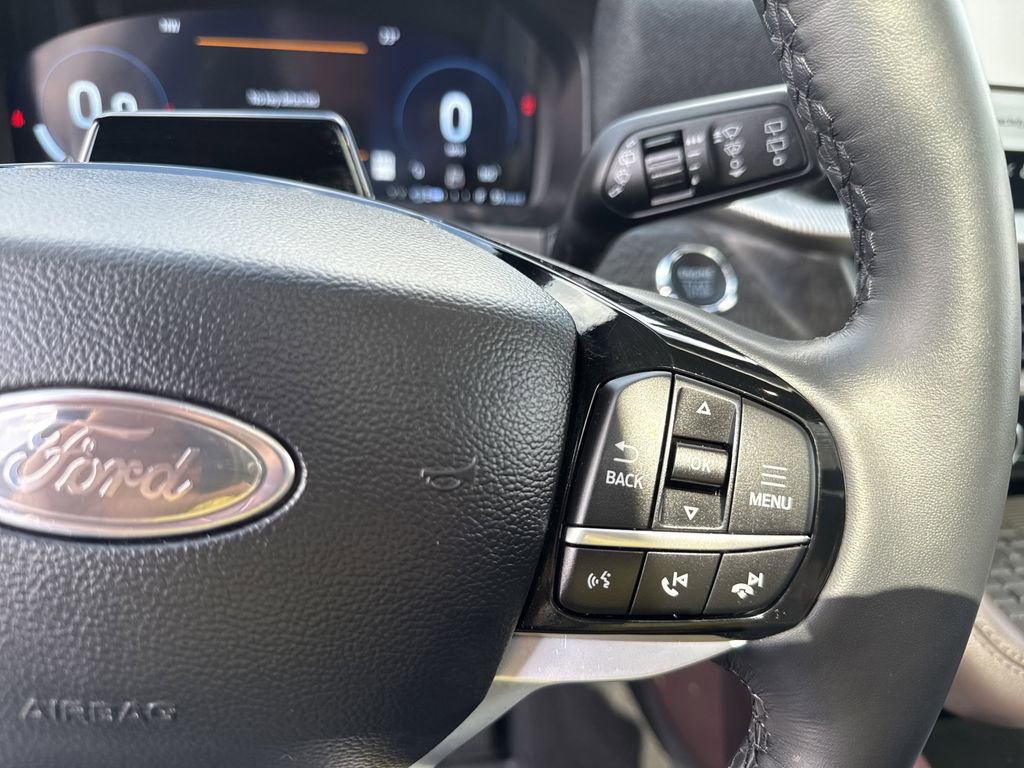 Used 2025 Ford Explorer Platinum image 25