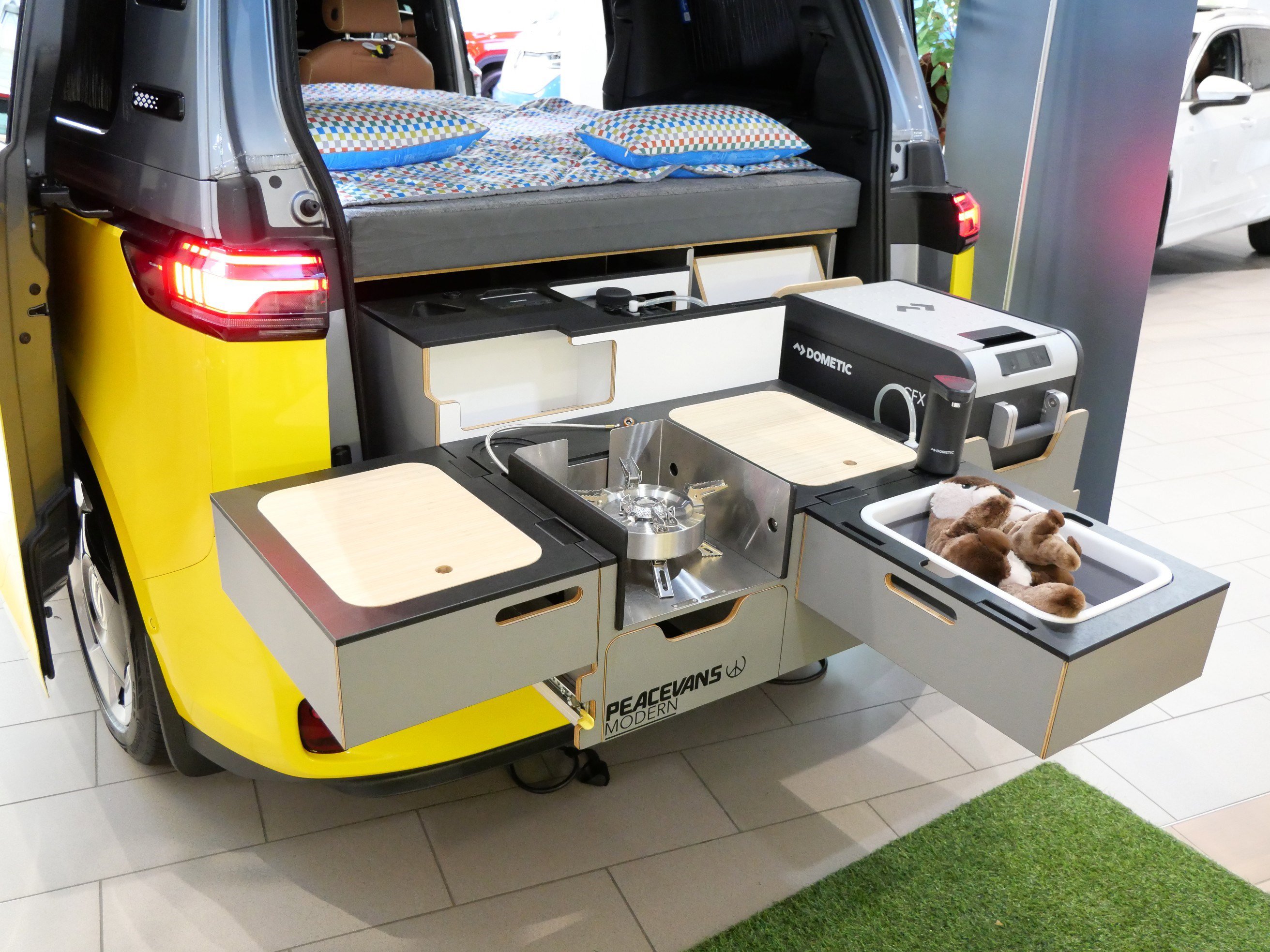 New 2025 Volkswagen ID. Buzz Pro S RWD image 14