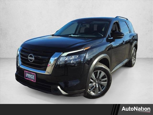 Used 2024 Nissan Pathfinder SV image 1