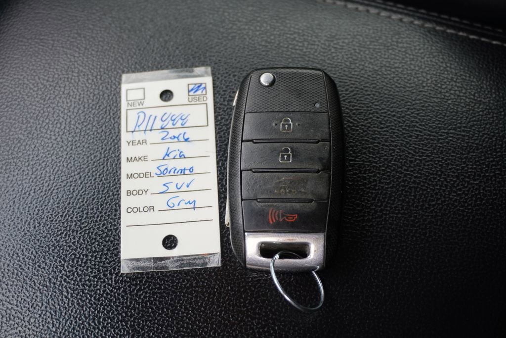 Used 2016 Kia Sorento L image 33