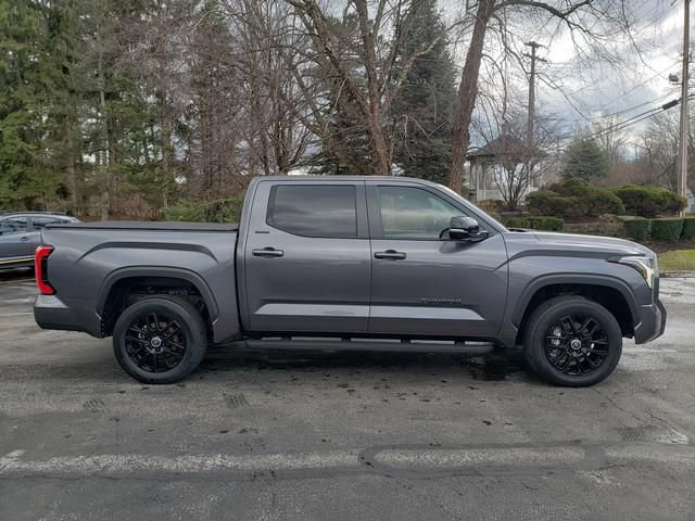 Used 2024 Toyota Tundra Limited image 2