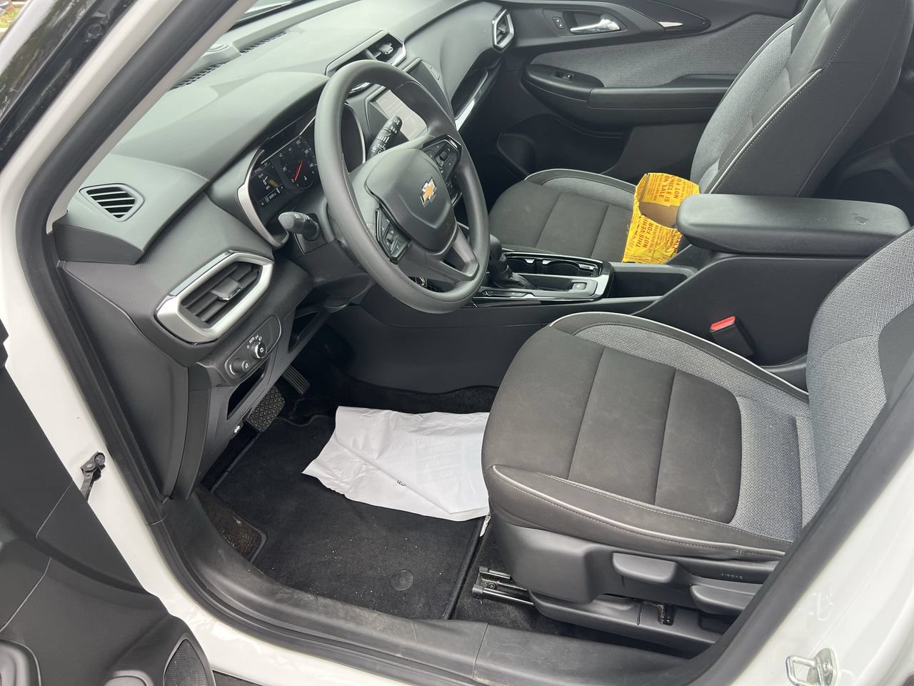 Used 2023 Chevrolet TrailBlazer LS AWD/4WD image 16