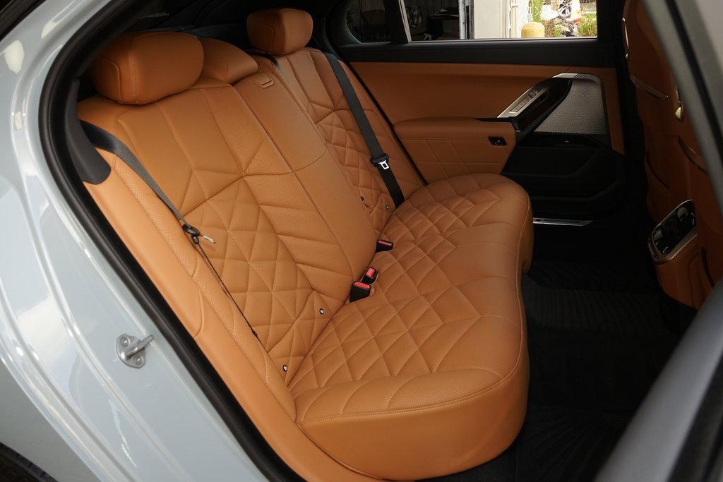 Used 2025 BMW 740i image 17