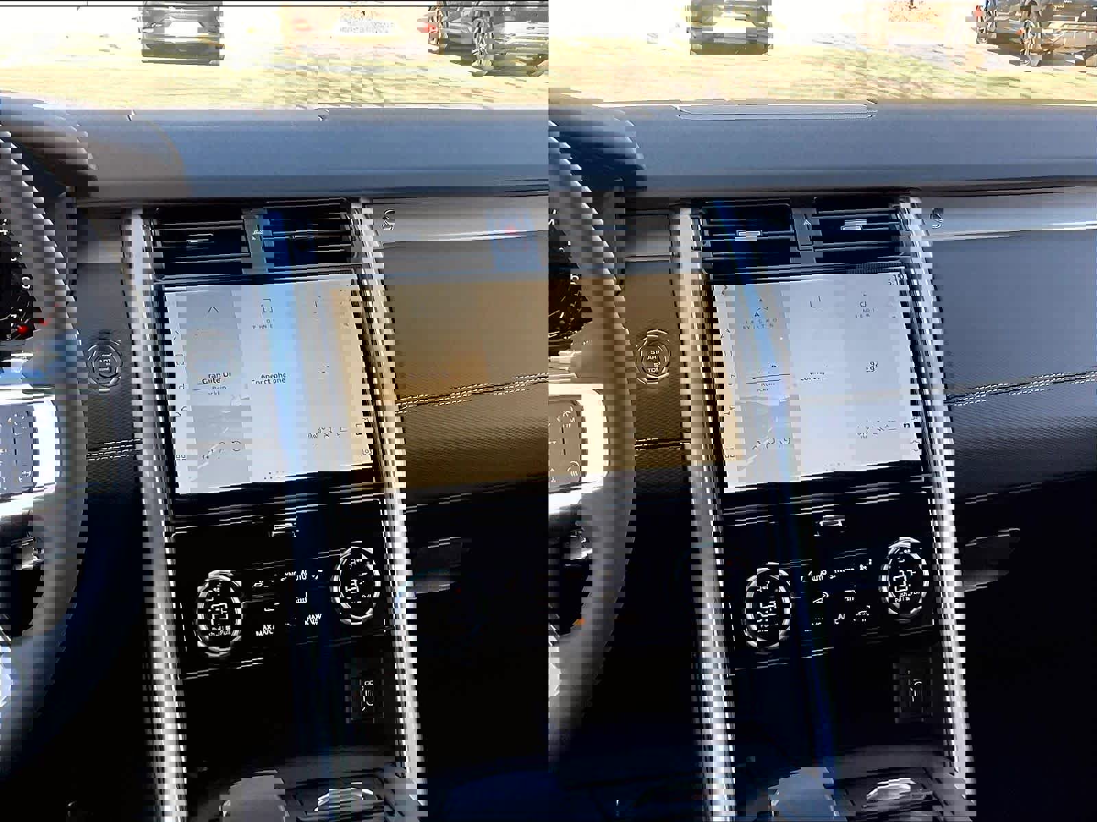 New 2026 Land Rover Discovery Limited Edition AWD/4WD image 9