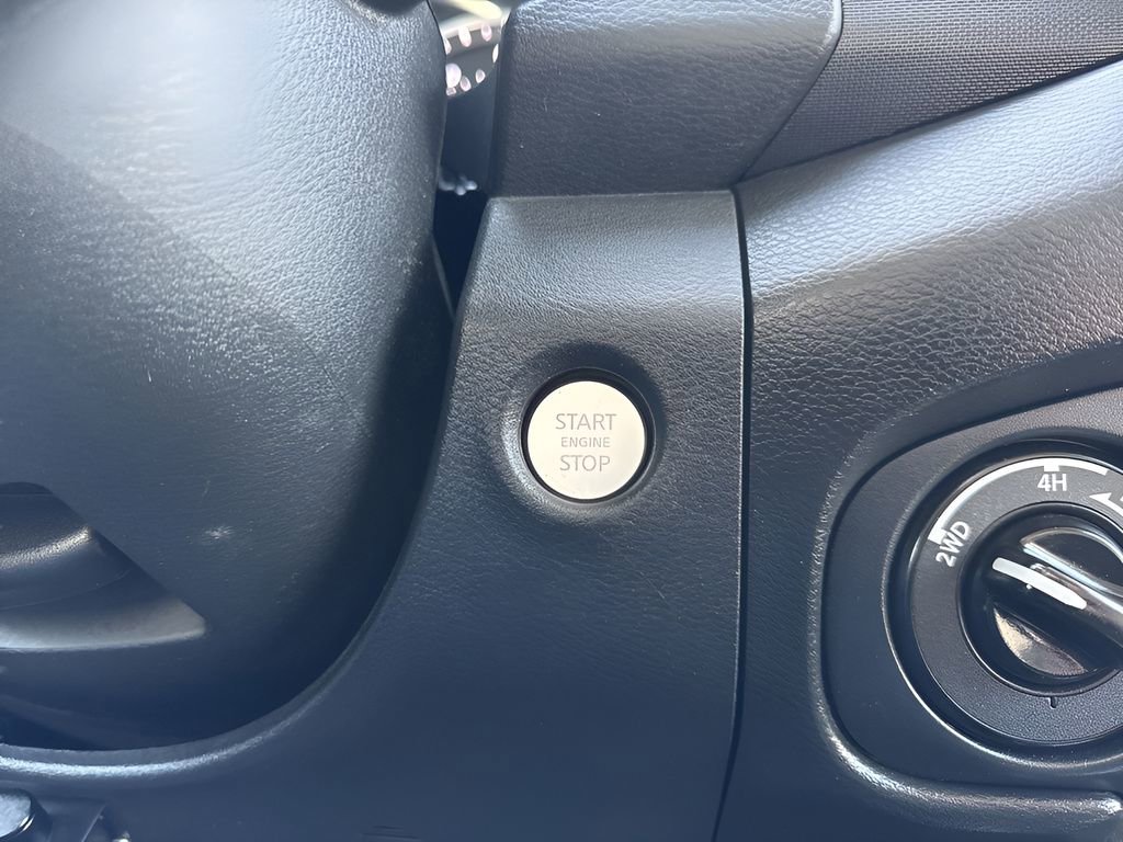 Used 2022 Nissan Frontier SV AWD/4WD image 21