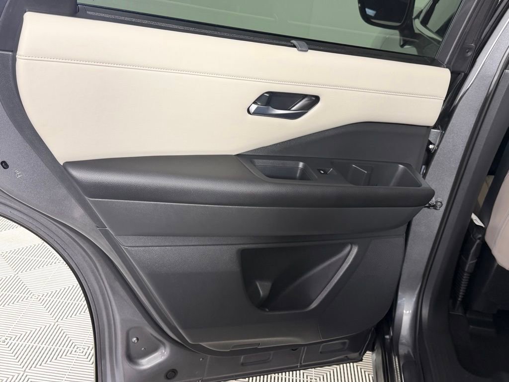 Used 2023 Nissan Pathfinder SL image 28