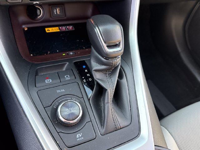 Used 2024 Toyota RAV4 Limited w/ Advanced Technology Package AWD/4WD image 39