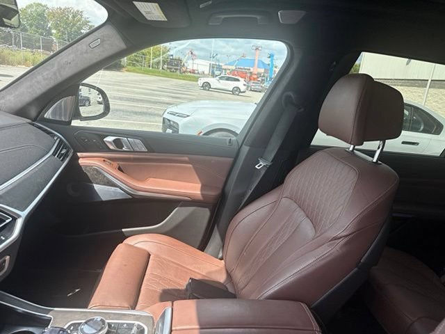 Used 2022 BMW X7 M50i AWD/4WD image 27