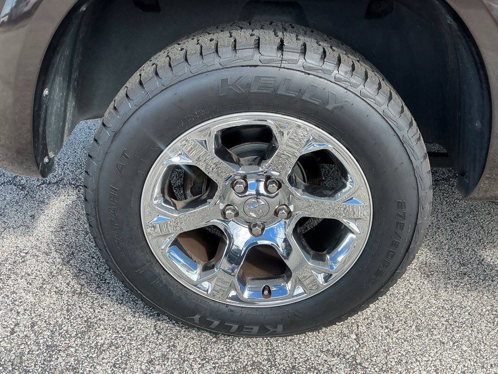 Used 2017 RAM 1500 Laramie AWD/4WD image 16