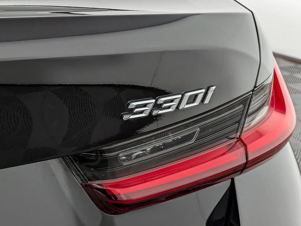 Certified 2023 BMW 330i xDrive Sedan w/ Driving Assistance Package image 11