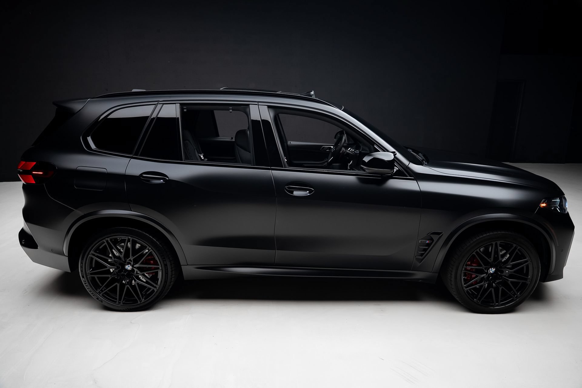 Used 2024 BMW X5 M Competition w/ Executive Package AWD/4WD image 36