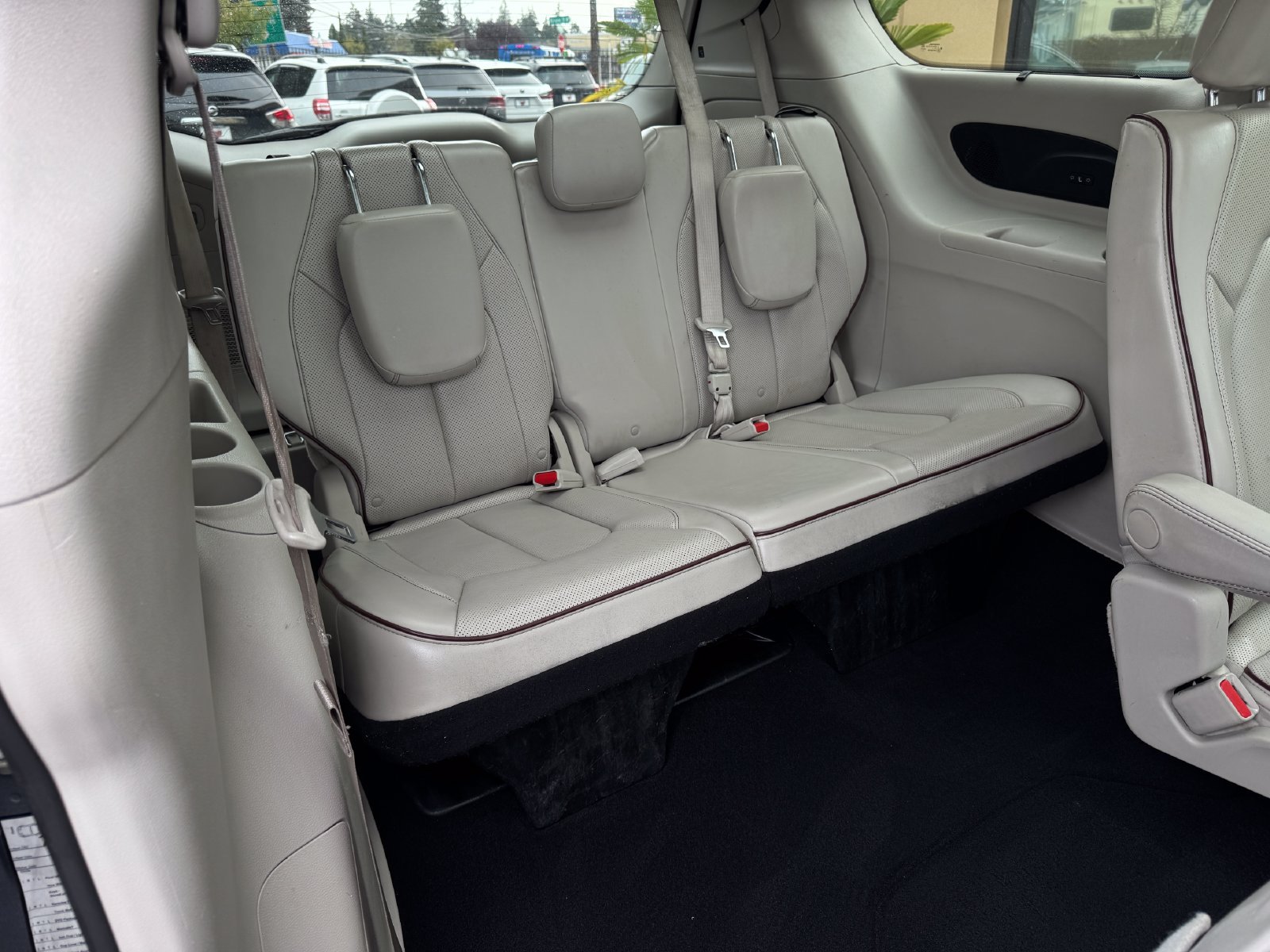 Used 2020 Chrysler Pacifica Limited FWD image 25