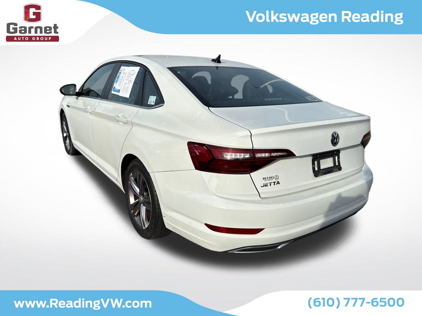 Used 2021 Volkswagen Jetta R-Line w/ R-Line Cold Weather Package FWD image 3
