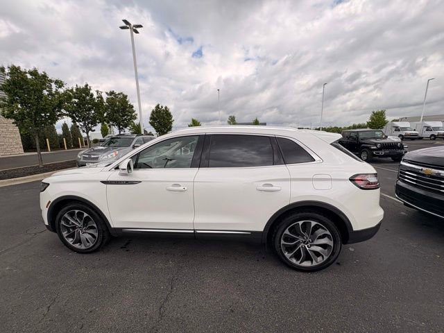 Used 2023 Lincoln Nautilus Reserve AWD/4WD image 11