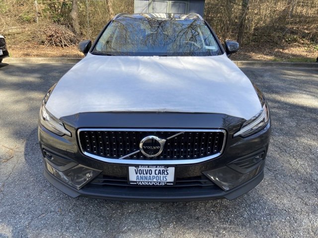 New 2025 Volvo V60 B5 Cross Country Plus w/ Protection Package Premier image 2