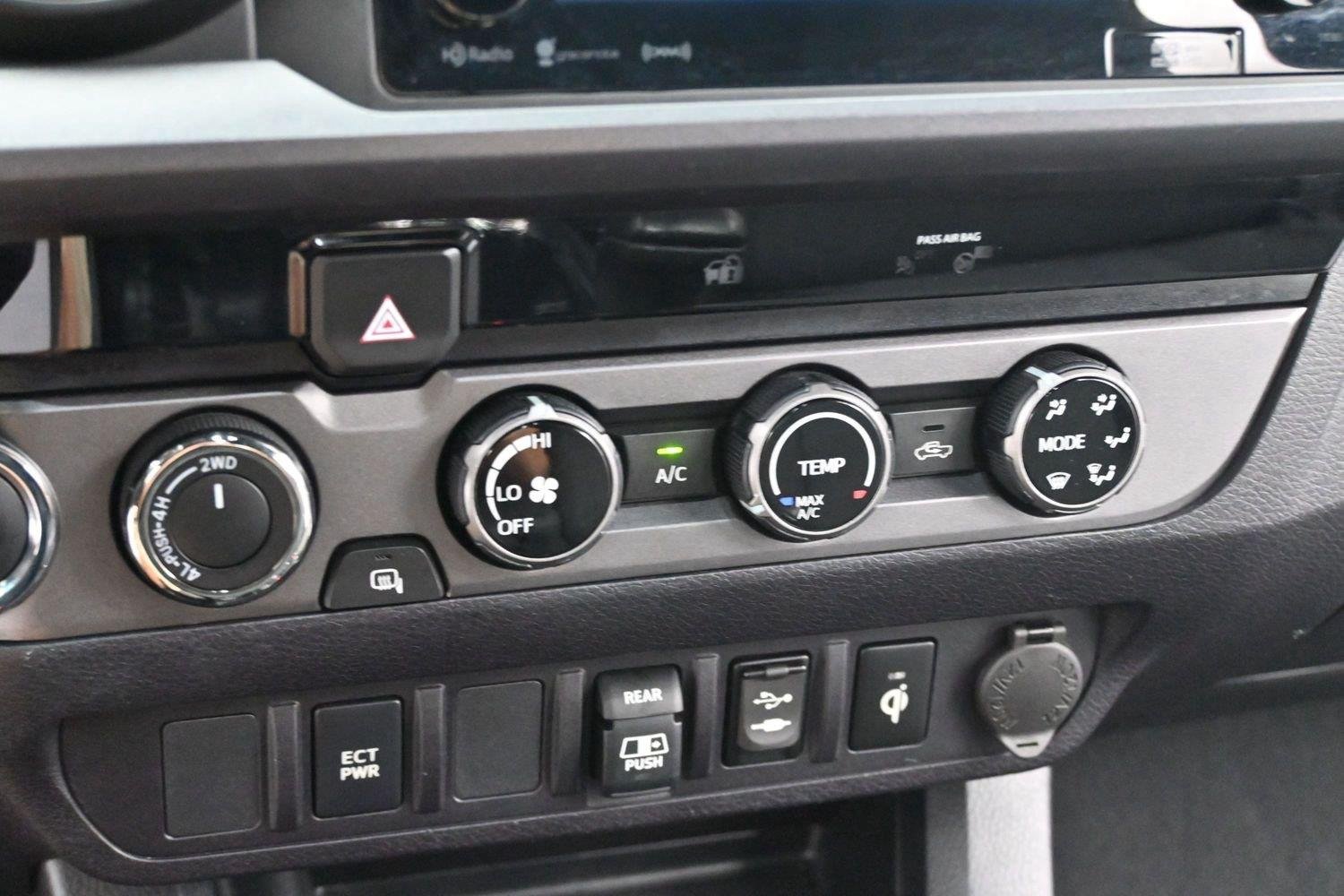 Used 2018 Toyota Tacoma TRD Off-Road AWD/4WD image 22
