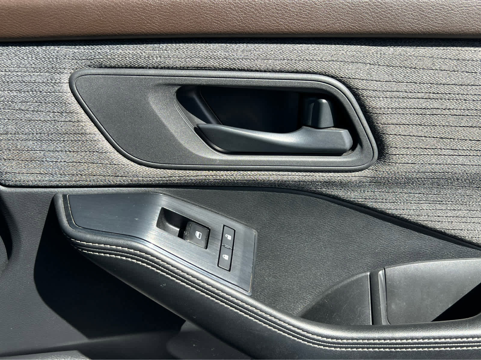 Used 2021 Nissan Rogue S image 18