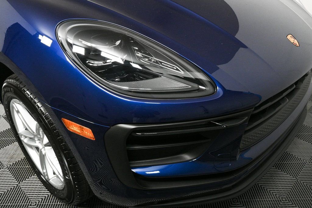 Certified 2026 Porsche Macan image 38