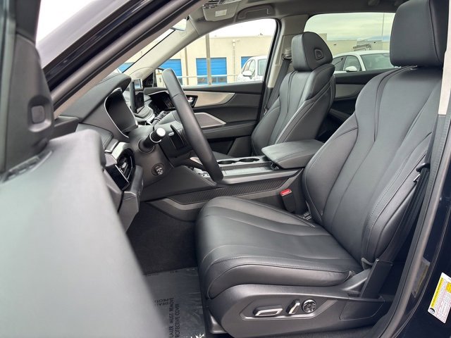 Used 2025 Acura MDX SH-AWD image 13
