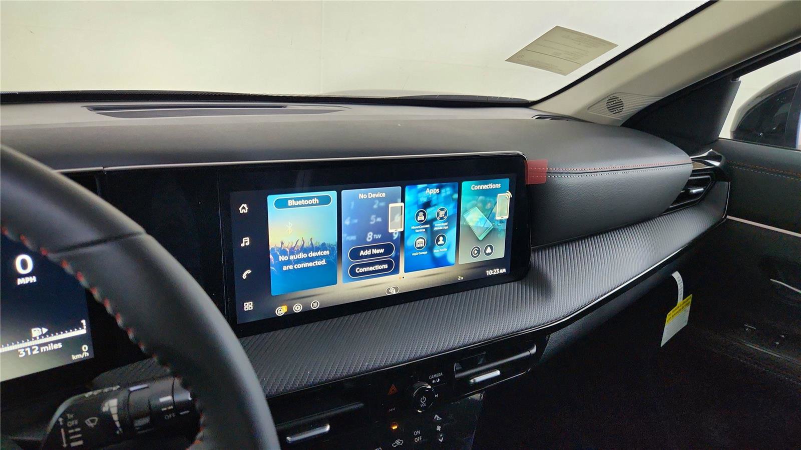 New 2026 Nissan Kicks SR w/ Illumination Package image 30