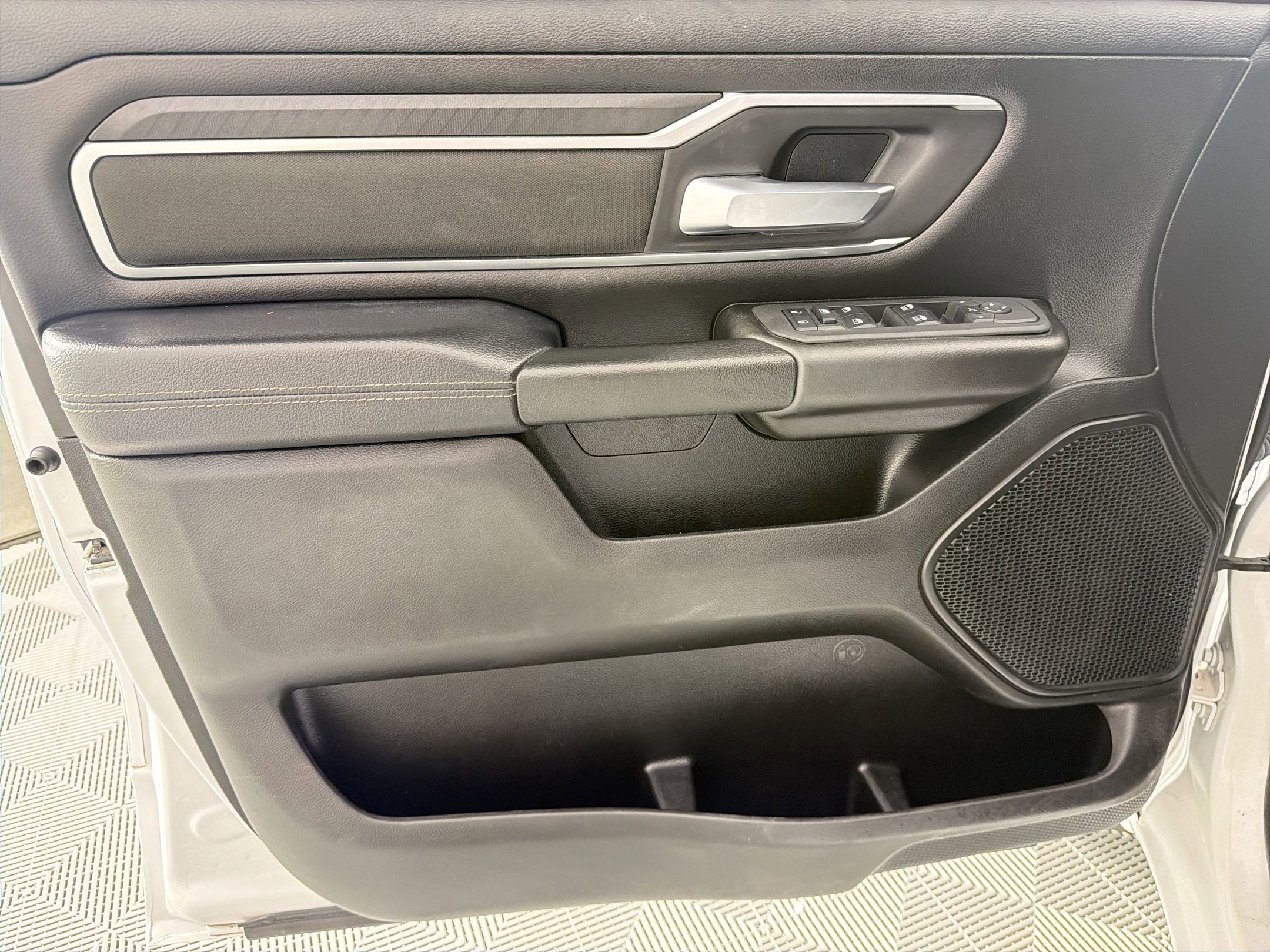 Used 2025 RAM 1500 Lone Star image 13