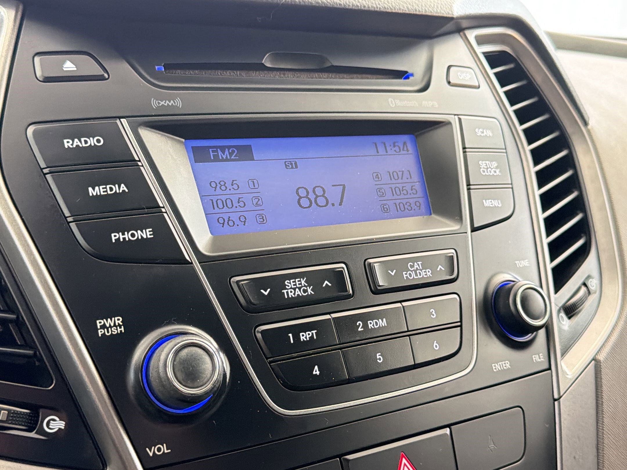 Used 2016 Hyundai Santa Fe Sport FWD image 17
