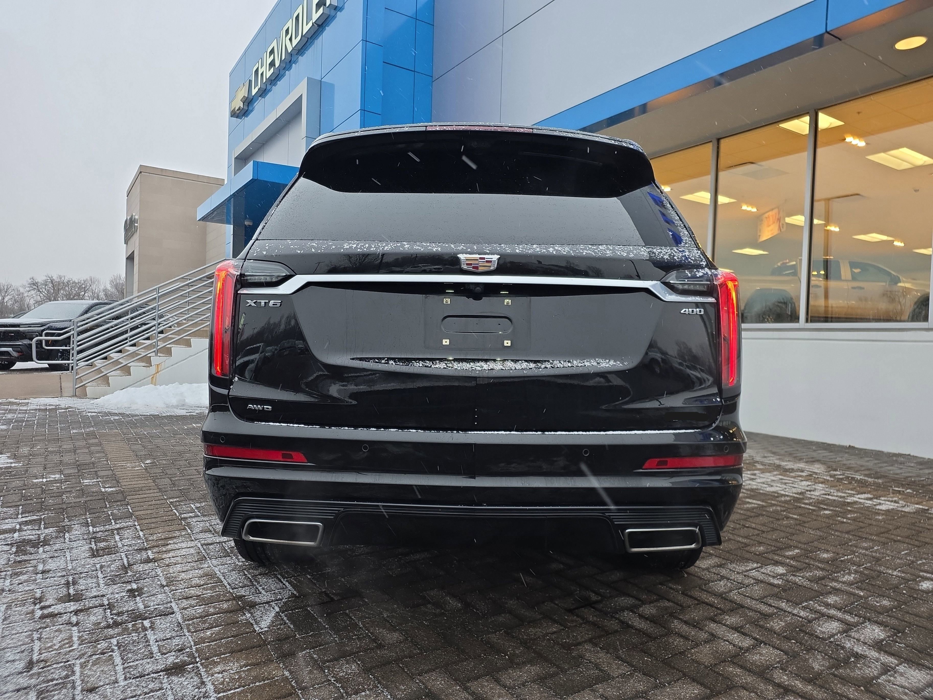 Used 2023 Cadillac XT6 Sport w/ Platinum Package image 4