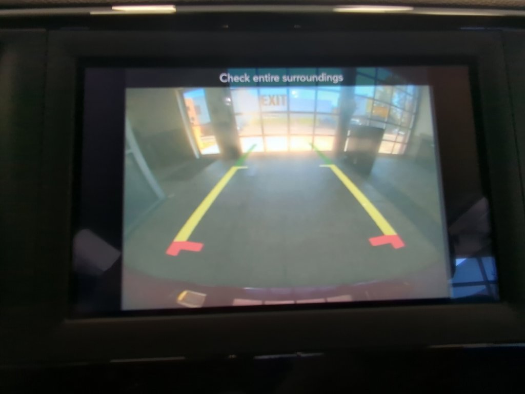 Used 2020 Chrysler Pacifica Touring-L FWD image 31