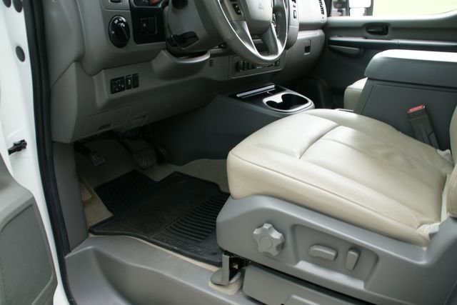 Used 2019 Nissan NV 3500 SL RWD image 14