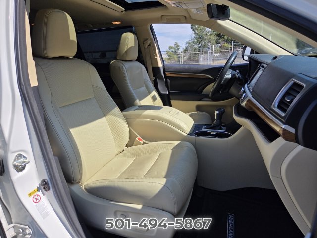 Used 2017 Toyota Highlander Limited FWD image 16