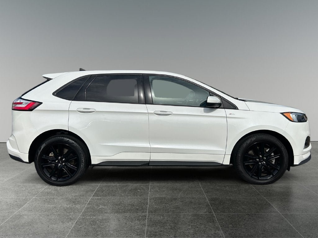 Used 2022 Ford Edge ST-Line w/ Class II Trailer Tow Package AWD/4WD image 8