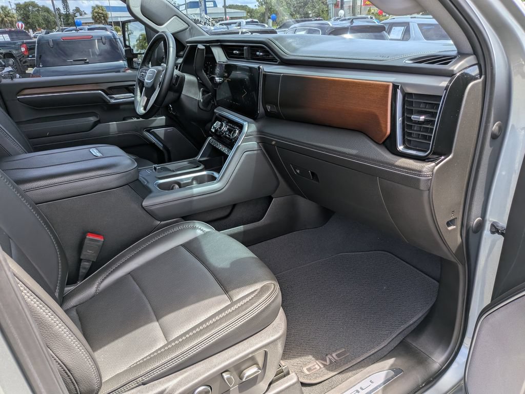 Used 2024 GMC Sierra 2500 Denali w/ Denali Reserve Package AWD/4WD image 16