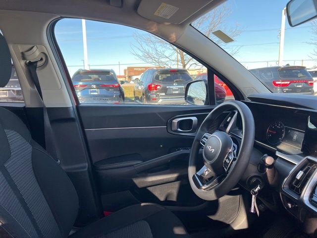 Used 2022 Kia Sorento LX image 31