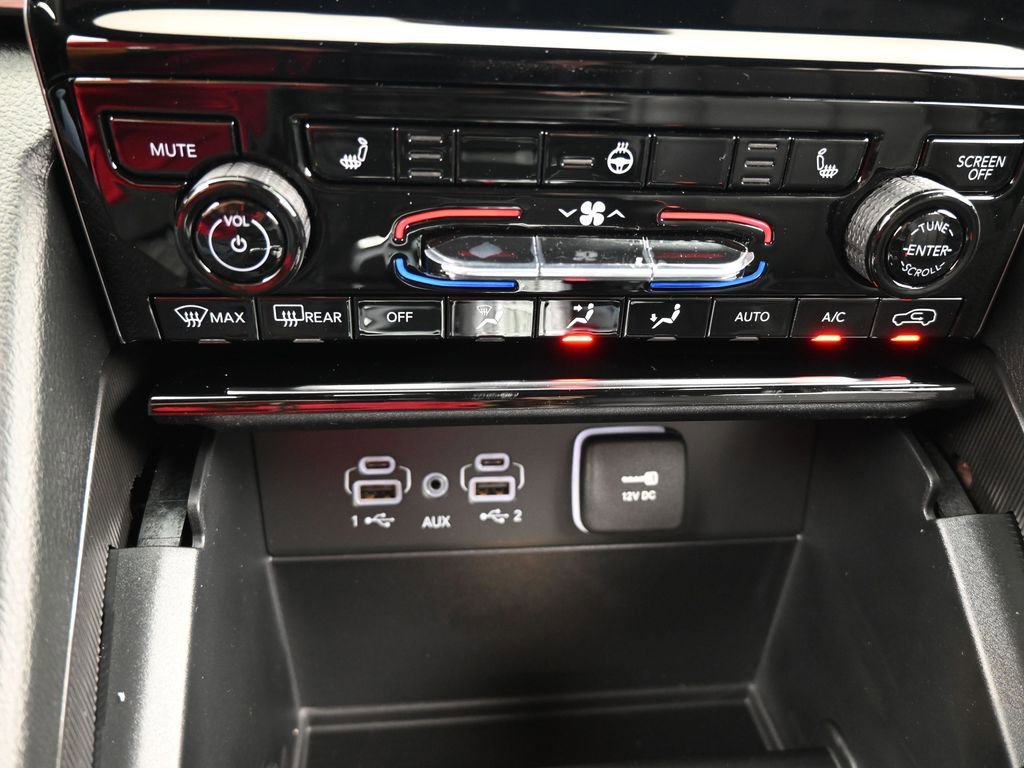 Used 2025 Jeep Grand Cherokee Limited image 23