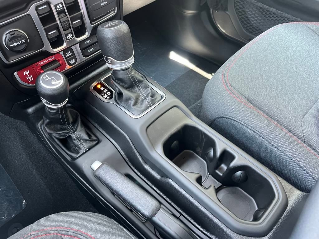 New 2025 Jeep Gladiator Rubicon w/ Convenience Group image 15