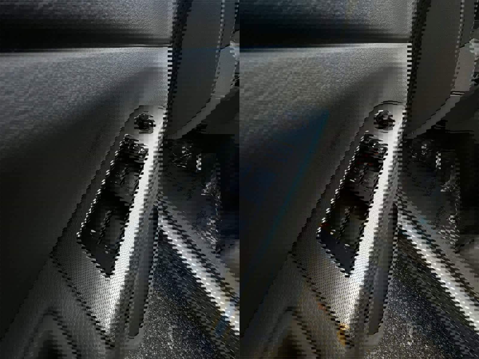 Used 2007 Jeep Grand Cherokee Laredo w/ Sun/Sound Group image 17